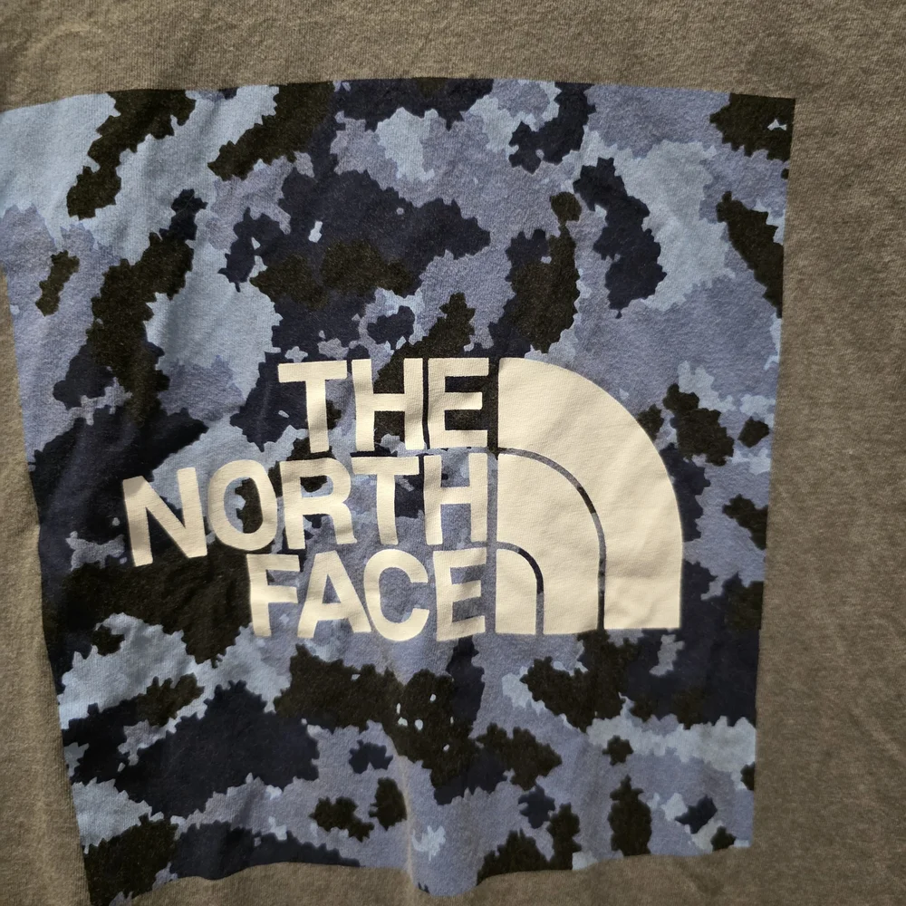 The North Face Mens Long Sleeve Shirt Gray Blue Camo Outdoor Hiking Casual Small